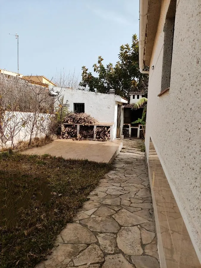Casa con jardín y barbacoa en Cunit Villa Сasa de vacaciones